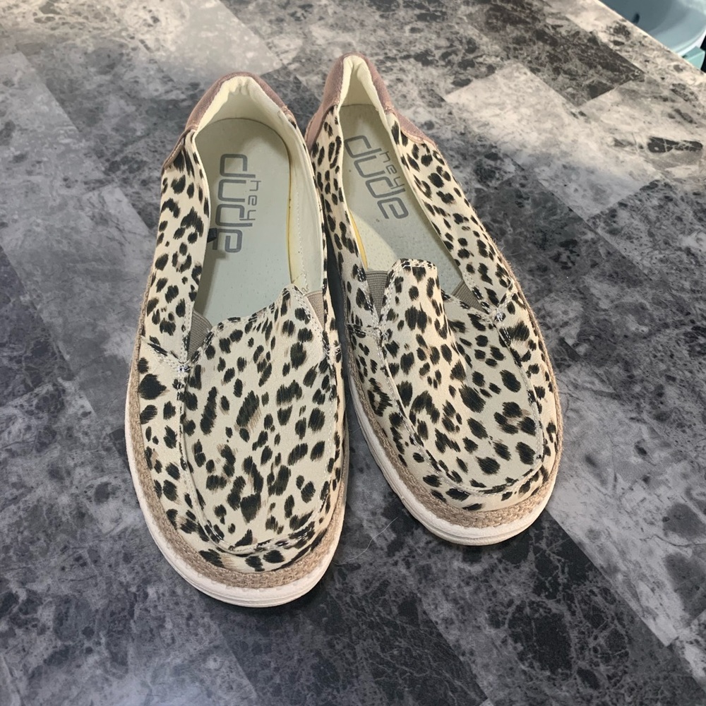 Hey dude shoes size 9